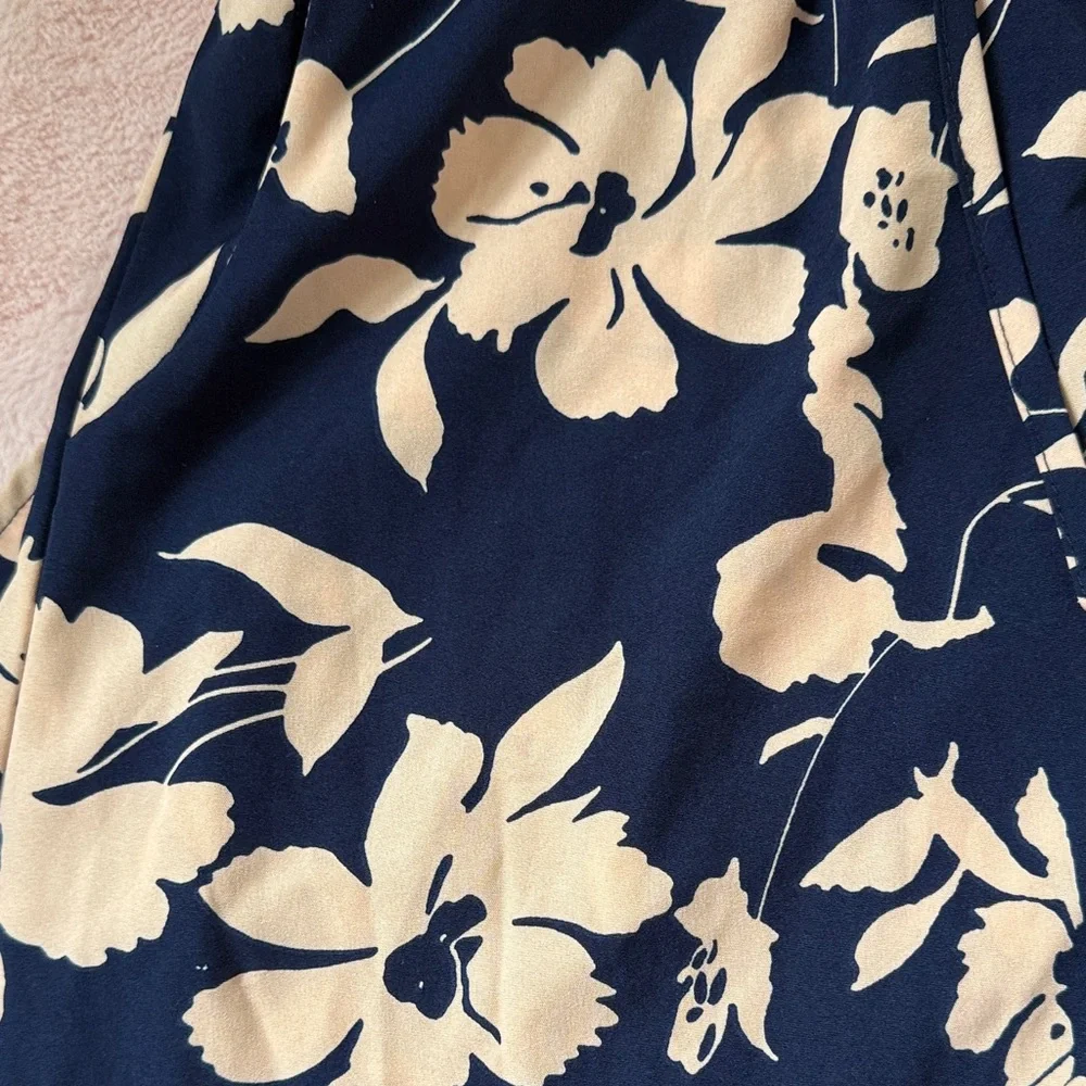 Floral Drawstring Wide-Leg Pants ** Bundle 5+ items and name your offer!!! 💖💞 - Picture 4 of 4